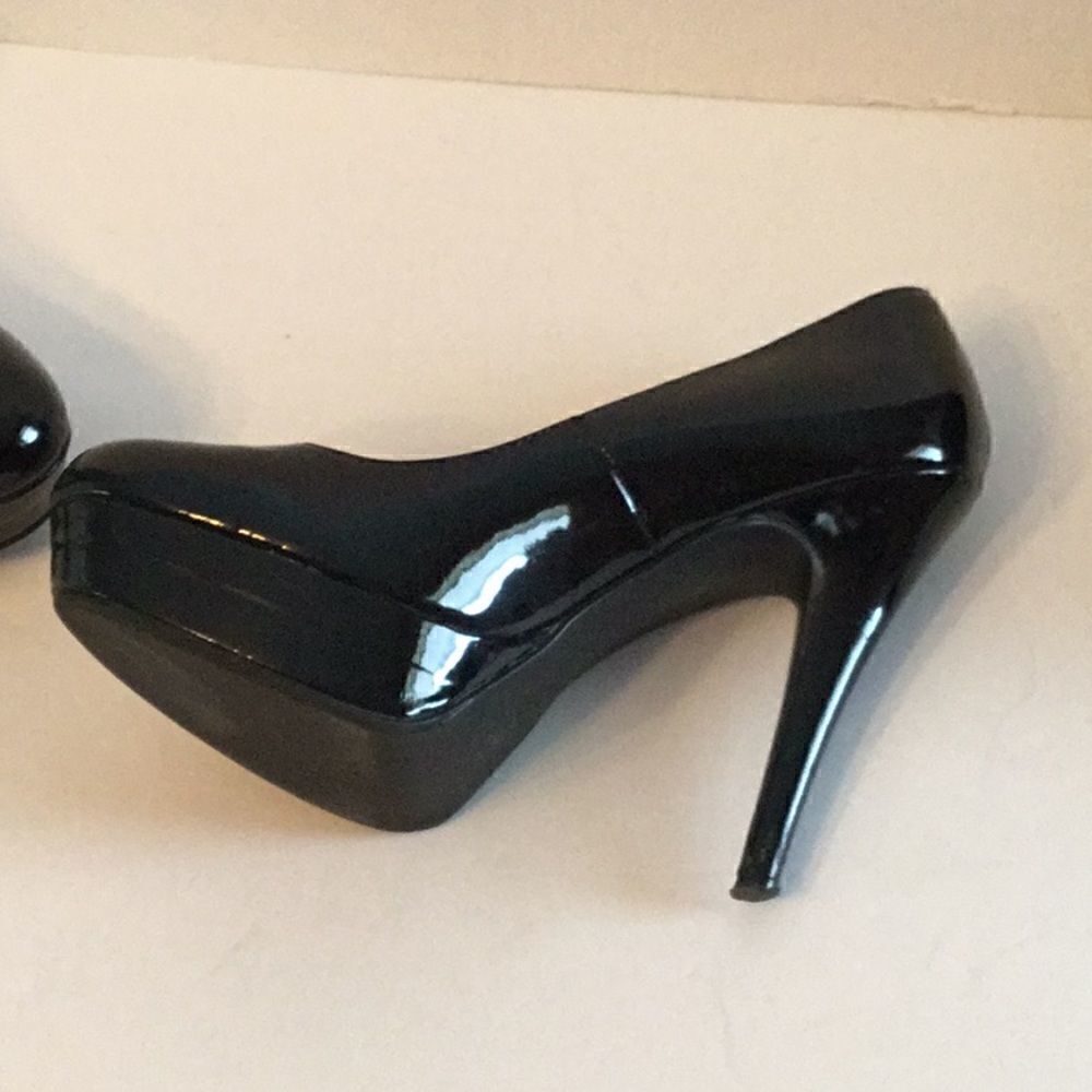 LAUREN CONRAD black stiletto heels in size 9med - Picture 2 of 8